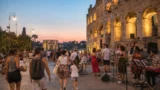 Roma, neve d’agosto, jazz e Colosseo di notte: gli eventi imperdibili del 5, 6 e 7 agosto