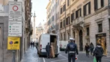 Roma, furgoni fuori dal centro dalle 8 alle 18: la stretta scatta anche con il permesso Ztl. Tutte le nuove regole