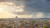 Meteo Roma e provincia, il caldo non molla, ma giovedì 20 agosto arrivano i temporali: ecco dove e quando
