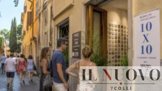 Roma, 148 opere grandi appena 10×10 centimetri: a Trastevere l’arte diventa “mini”. Tutte le informazioni