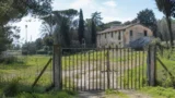 Roma, Valle dei Casali ancora occupata: la giustizia ordina il rilascio, Lega all’attacco di Gualtieri