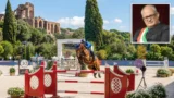 Roma, la gara di cavalli gratis al Circo Massimo, mentre villa Borghese resta a pagamento con vino e musica: cittadini ancora contro Gualtieri