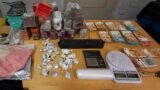 Roma, rapina il bingo in maschera, ma si fa riconoscere dalle scarpe: in casa nascondeva 13 kg droga (VIDEO)