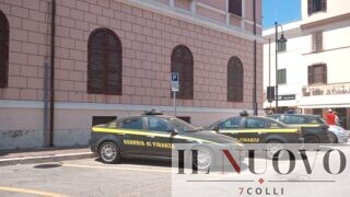 Nettuno, sottraggono 1,2 milioni di euro a una 94enne e alla sua fondazione: soldi ‘sparsi’ tra collaboratori domestici, consulenti finanziari e familiari 