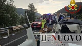 Tragedia sulla Rieti-Terni, incidente frontale tra pullman e camper: sei morti e 27 feriti, quattro sono gravi