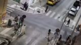 Roma, notte di botte e urla a San Lorenzo: maxi-rissa tra giovanissimi in via degli Equi, poi tutti contro un ragazzo (VIDEO)