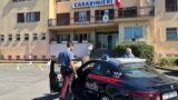 Bracciano, ruba 8 bottiglie di superalcolici e le nasconde sotto i vestiti: ma il cliente accanto a lui è un carabiniere