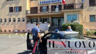 Bracciano, ruba 8 bottiglie di superalcolici e le nasconde sotto i vestiti: ma il cliente accanto a lui è un carabiniere