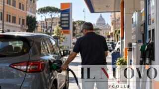 Benzina alle stelle, prezzi alla pompa, Meloni cerca l’intesa con il Kuwait per contenere i prezzi: Q8 può seguire Eni e Ip