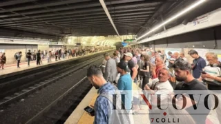 Roma, Metro A al limite nelle ore di punta: attese e treni pieni. E anche la B arranca