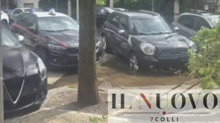 Roma, grosso ramo crolla davanti al liceo Avogadro: colpiti tre studenti appena usciti da scuola