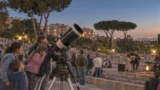 Roma, telescopi gratis sotto le stelle: una notte di musica per riscoprire il cielo perduto