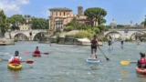 Roma, sabato si “naviga” nel cuore della città: kayak e SUP sulle rapide del Tevere