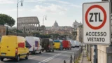 I corrieri potranno entrare nella ZTL di Roma: il Tribunale boccia (per ora) la stretta al Commercio della Giunta Gualtieri