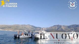 Ruba una barca nella notte a Gaeta e fugge in mare: intercettato e bloccato a Formia