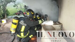 Guidonia, incendio in una villetta: fumo nero dalla cantina