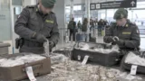 Aeroporto di Fiumicino, 28 chili d’argento nascosti nei bagagli: passeggero fermato prima del volo
