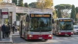 Roma, Piano speciale dei bus per i cimiteri fino al 2 novembre: ecco cosa cambia