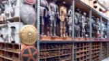Roma, apre per due giorni la ‘fabbrica segreta’ di Hollywood: dentro i tesori del Gladiatore e dei Pirati dei Caraibi