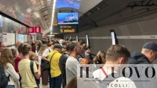Roma, metro A come un “Carro bestiame: a Termini ogni mattina è la stessa storia”