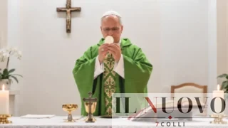 Papa Leone XIV, la prima foto dal Gemelli dopo l’operazione al polmone: domenica l’Angelus