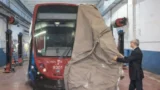 Roma, nuovi tram ATAC in collaudo 7 mesi dopo l’arrivo, manca ancora la data della prima corsa: quando finirà l’attesa?