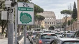 Roma, Fascia Verde: la Regione salva gli automobilisti, Gualtieri ancora senza ordinanza. Santori (Lega): “51 telecamere per fare multe”