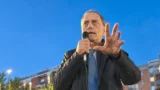 Roma, l’assessore di Gualtieri elogia lo schiaffo al fondatore di Welcome to Favelas: Santori (Lega) chiede la sua revoca
