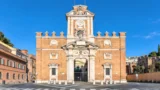 Roma, la porta segreta di Michelangelo apre ai visitatori: un capolavoro incompiuto e un museo nascosto. Ingresso gratis