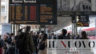 Roma, treni nel caos a Termini: ritardi fino a 70 minuti, ma da oggi arriva un’altra stangata per i pendolari