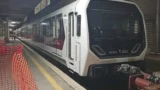 Roma, Metro B, arriva il sesto treno Hitachi, 18 mesi dopo il primo: ma nessuno è ancora in servizio